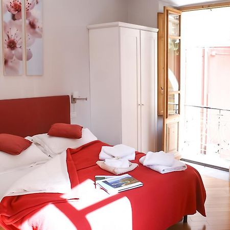 Numero 3 Hotel Каляри Екстериор снимка